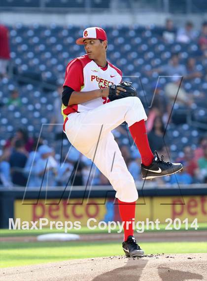 Thumbnail 2 in Perfect Game All-American Classic (East vs. West) photogallery.