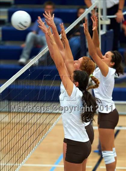 Thumbnail 1 in Westmont vs. St. Francis (CIF CCS Playoffs) photogallery.