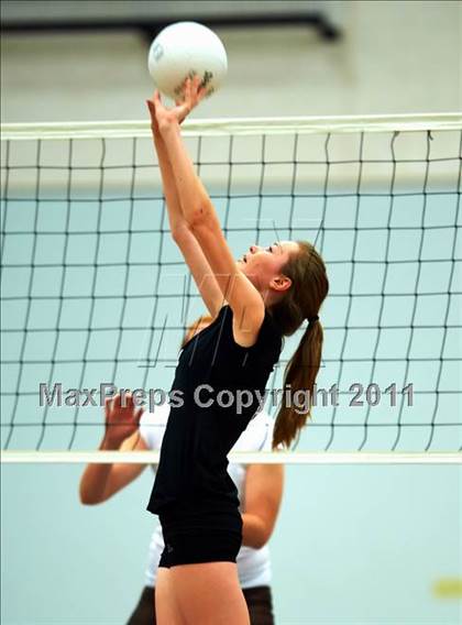 Thumbnail 1 in Westmont vs. St. Francis (CIF CCS Playoffs) photogallery.
