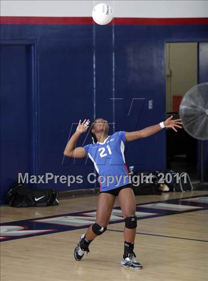 Thumbnail 1 in Serra @ Bellarmine-Jefferson photogallery.