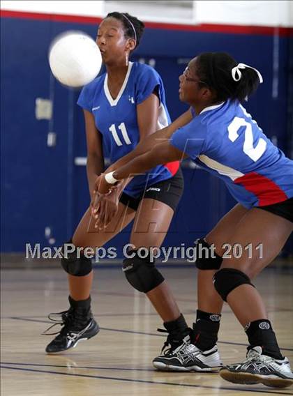 Thumbnail 2 in Serra @ Bellarmine-Jefferson photogallery.