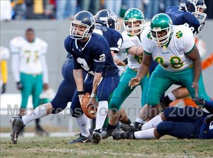 Thumbnail 1 in Mount Airy vs. Williamston (NCHSAA 1-A Football Final) photogallery.