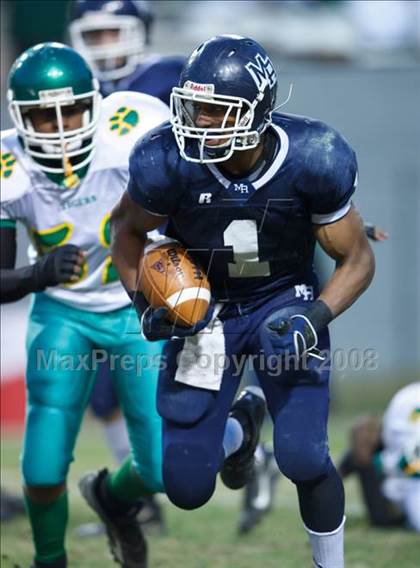 Thumbnail 3 in Mount Airy vs. Williamston (NCHSAA 1-A Football Final) photogallery.