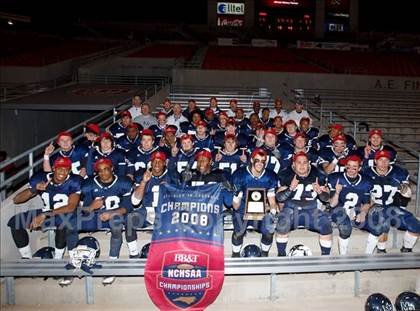 Thumbnail 3 in Mount Airy vs. Williamston (NCHSAA 1-A Football Final) photogallery.