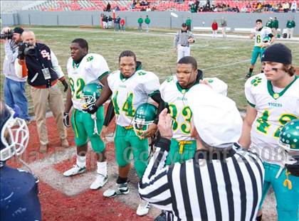 Thumbnail 3 in Mount Airy vs. Williamston (NCHSAA 1-A Football Final) photogallery.