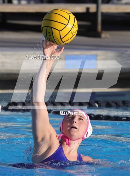 Thumbnail 1 in Palisades vs. Ramona (CIF SoCal Regional Division 3 Round 1) photogallery.
