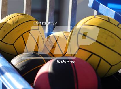 Thumbnail 3 in Palisades vs. Ramona (CIF SoCal Regional Division 3 Round 1) photogallery.