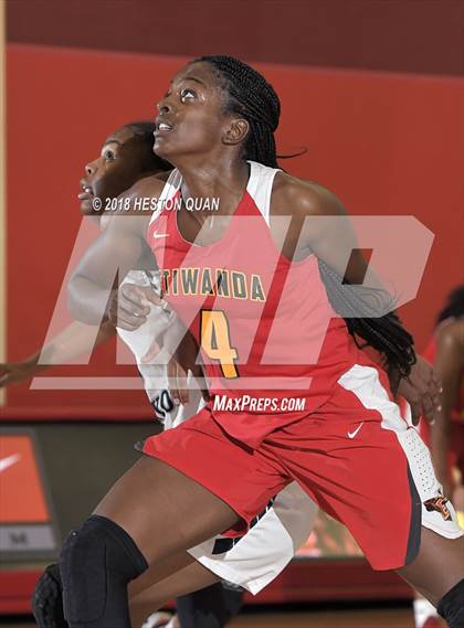 Thumbnail 2 in Etiwanda vs. Sierra Canyon (Matt Denning Hoops Classic) photogallery.