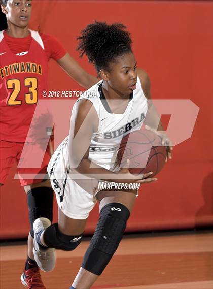 Thumbnail 3 in Etiwanda vs. Sierra Canyon (Matt Denning Hoops Classic) photogallery.