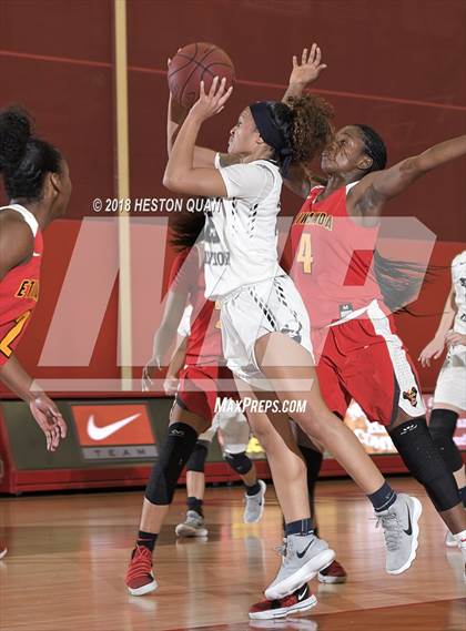 Thumbnail 1 in Etiwanda vs. Sierra Canyon (Matt Denning Hoops Classic) photogallery.