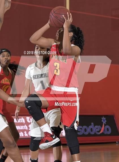 Thumbnail 1 in Etiwanda vs. Sierra Canyon (Matt Denning Hoops Classic) photogallery.