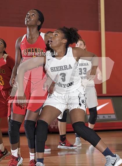 Thumbnail 2 in Etiwanda vs. Sierra Canyon (Matt Denning Hoops Classic) photogallery.