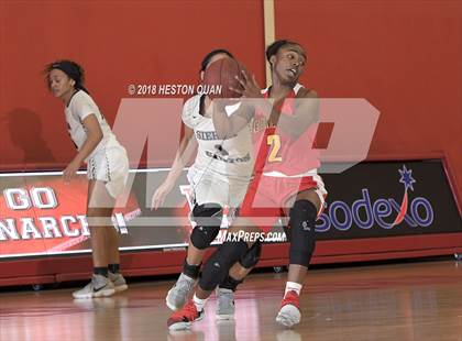 Thumbnail 1 in Etiwanda vs. Sierra Canyon (Matt Denning Hoops Classic) photogallery.