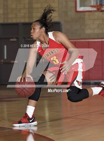 Thumbnail 1 in Etiwanda vs. Sierra Canyon (Matt Denning Hoops Classic) photogallery.