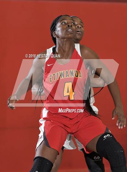 Thumbnail 2 in Etiwanda vs. Sierra Canyon (Matt Denning Hoops Classic) photogallery.