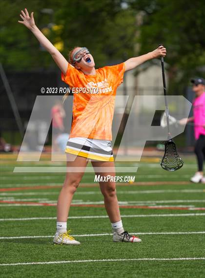 Thumbnail 1 in Smithtown East vs Commack photogallery.