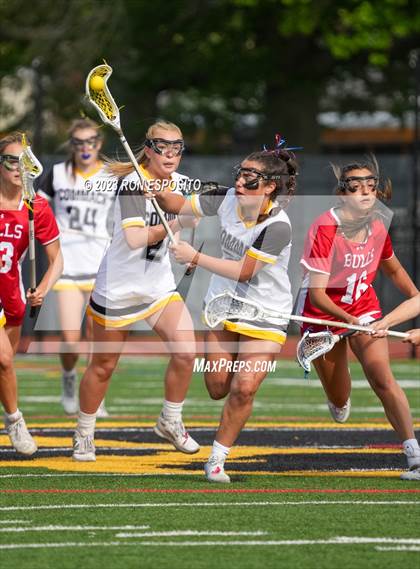 Thumbnail 3 in Smithtown East vs Commack photogallery.