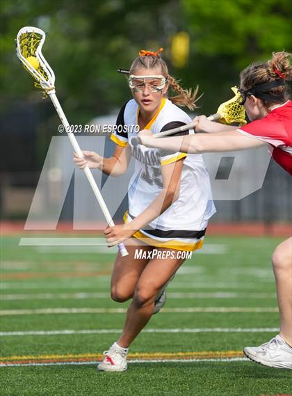 Thumbnail 2 in Smithtown East vs Commack photogallery.