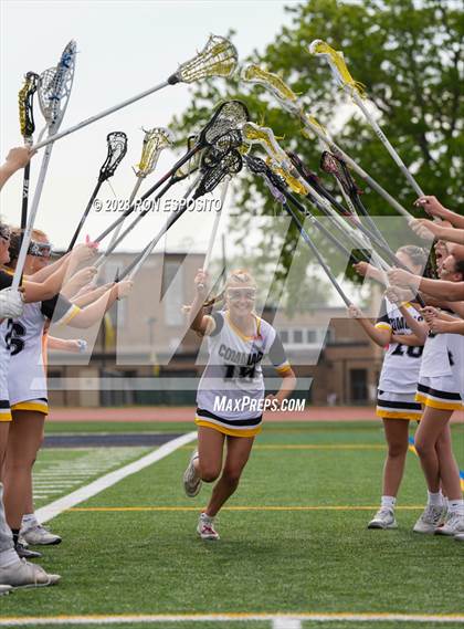 Thumbnail 3 in Smithtown East vs Commack photogallery.
