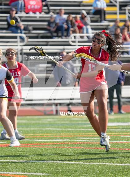 Thumbnail 3 in Smithtown East vs Commack photogallery.