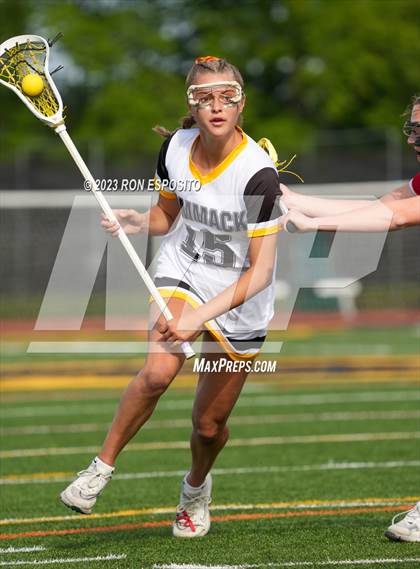 Thumbnail 2 in Smithtown East vs Commack photogallery.
