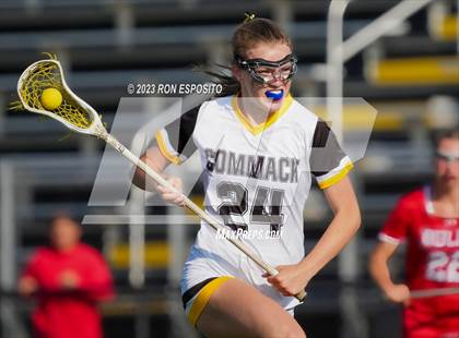 Thumbnail 3 in Smithtown East vs Commack photogallery.