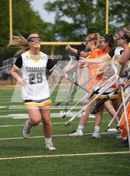 Thumbnail 3 in Smithtown East vs Commack photogallery.