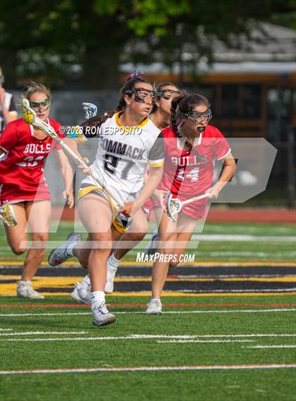 Thumbnail 2 in Smithtown East vs Commack photogallery.