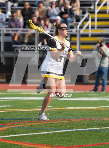 Thumbnail 3 in Smithtown East vs Commack photogallery.