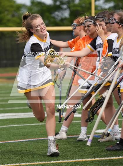 Thumbnail 2 in Smithtown East vs Commack photogallery.