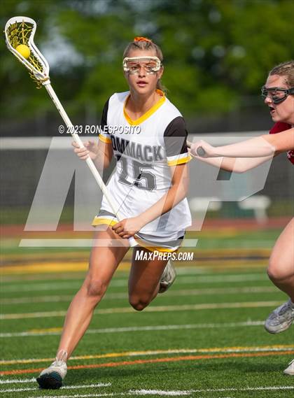 Thumbnail 3 in Smithtown East vs Commack photogallery.