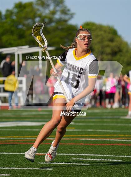 Thumbnail 2 in Smithtown East vs Commack photogallery.