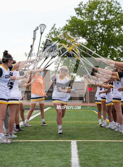 Thumbnail 2 in Smithtown East vs Commack photogallery.