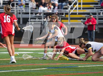 Thumbnail 3 in Smithtown East vs Commack photogallery.