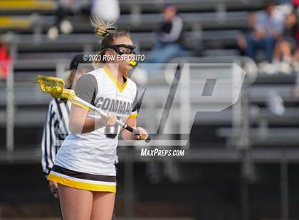 Thumbnail 2 in Smithtown East vs Commack photogallery.
