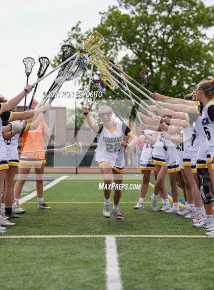 Thumbnail 2 in Smithtown East vs Commack photogallery.