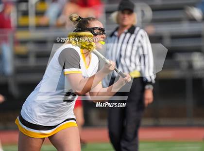 Thumbnail 3 in Smithtown East vs Commack photogallery.