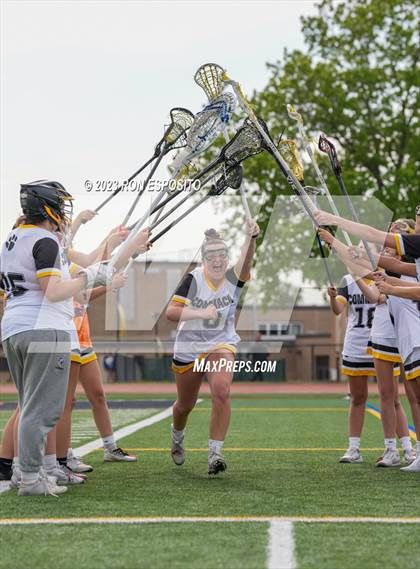 Thumbnail 3 in Smithtown East vs Commack photogallery.