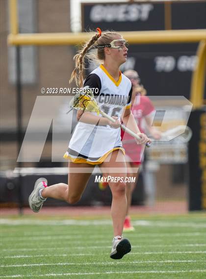 Thumbnail 3 in Smithtown East vs Commack photogallery.