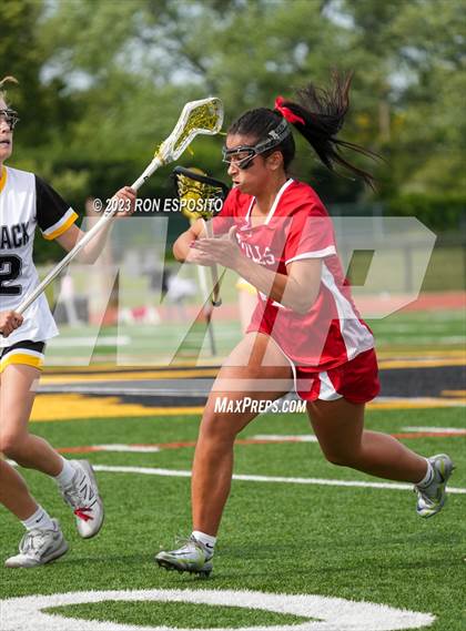 Thumbnail 1 in Smithtown East vs Commack photogallery.