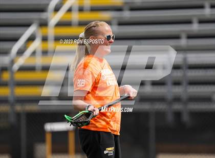 Thumbnail 2 in Smithtown East vs Commack photogallery.