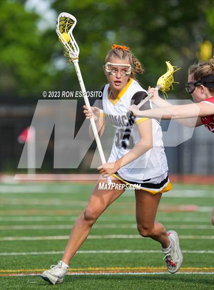 Thumbnail 3 in Smithtown East vs Commack photogallery.