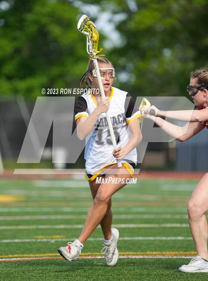 Thumbnail 2 in Smithtown East vs Commack photogallery.