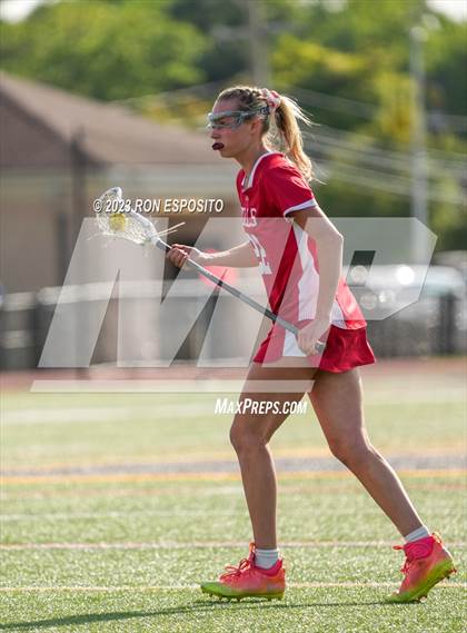 Thumbnail 2 in Smithtown East vs Commack photogallery.