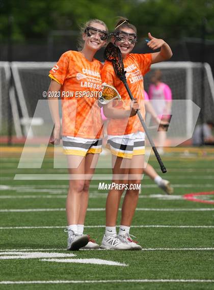 Thumbnail 3 in Smithtown East vs Commack photogallery.