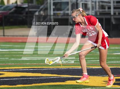 Thumbnail 3 in Smithtown East vs Commack photogallery.