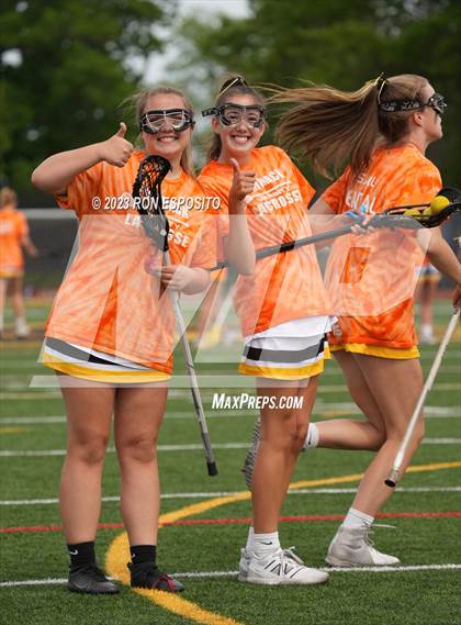 Thumbnail 2 in Smithtown East vs Commack photogallery.
