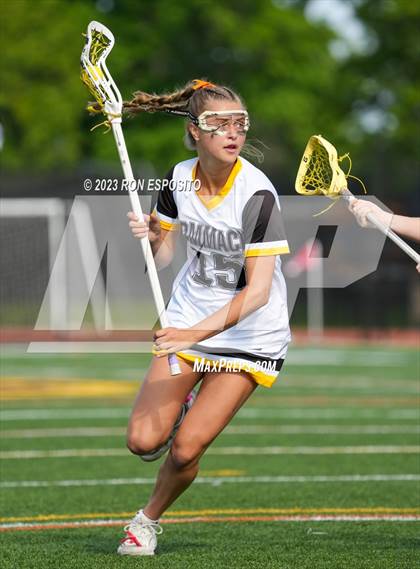 Thumbnail 3 in Smithtown East vs Commack photogallery.