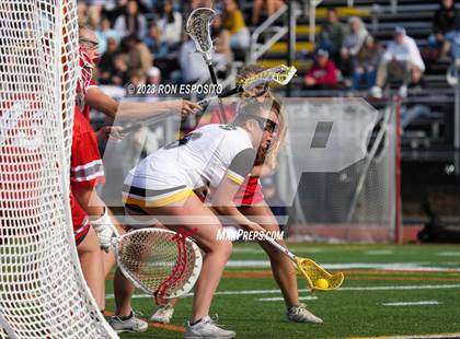 Thumbnail 3 in Smithtown East vs Commack photogallery.