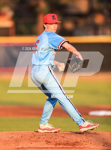 Thumbnail 2 in Valley Christian vs Maranatha photogallery.